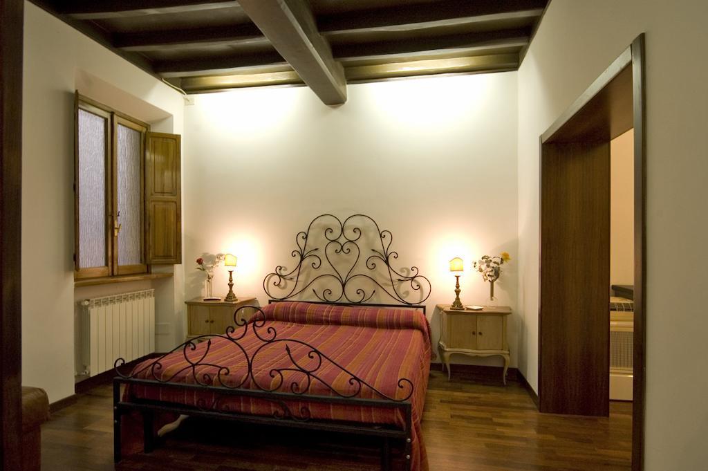 Spanish Diamond Luxury & Jacuzzi Rom